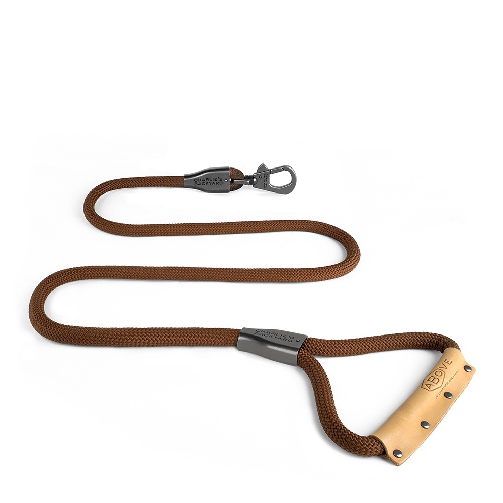 ABOVE LEASH / BROWN